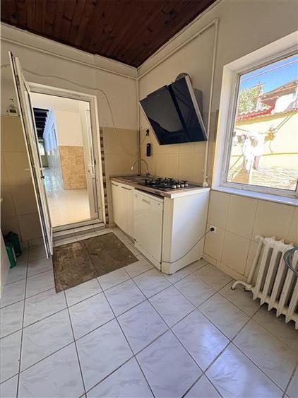 Casa 4 Camere de Vanzare - Zona Coiciu - 3