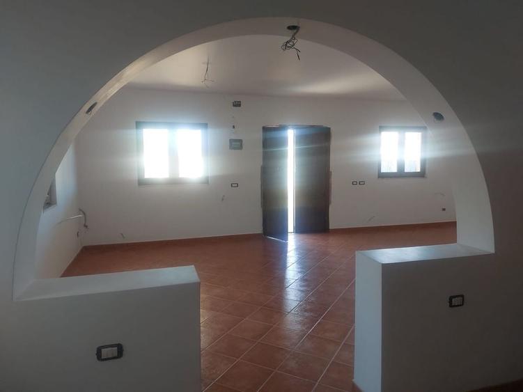 Casă cu 4 camere în Petrești