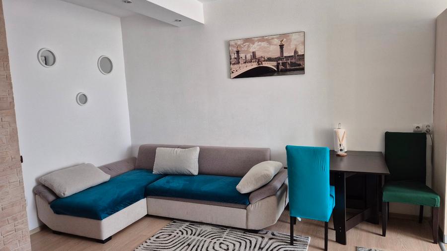 Apartament cu 3 camere decomandat în Bună Ziua