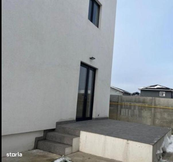 Casă cu 4 camere cu Teren 180 Mp în Central