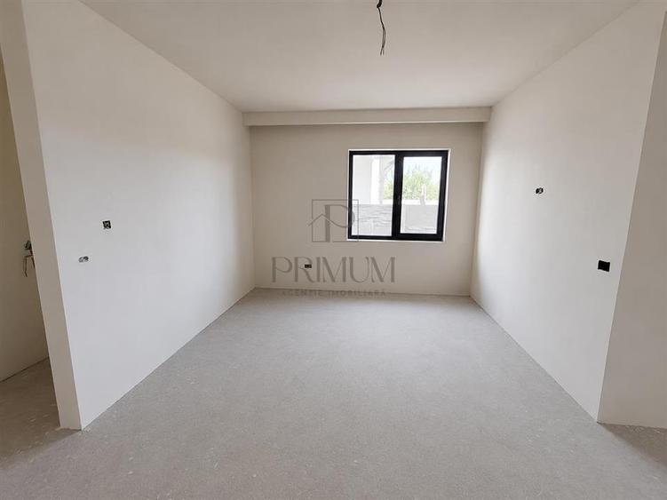 Duplex cu 3 camere cu Canalizare în Moșnița Nouă