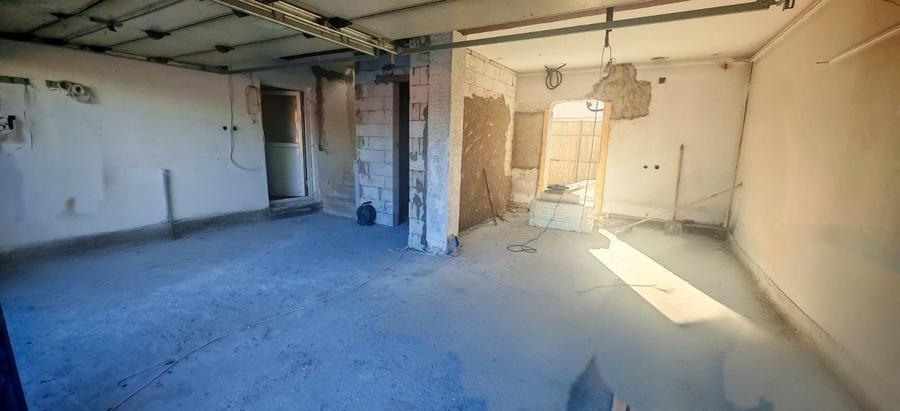 Apartament cu 3 camere decomandat în Stupini