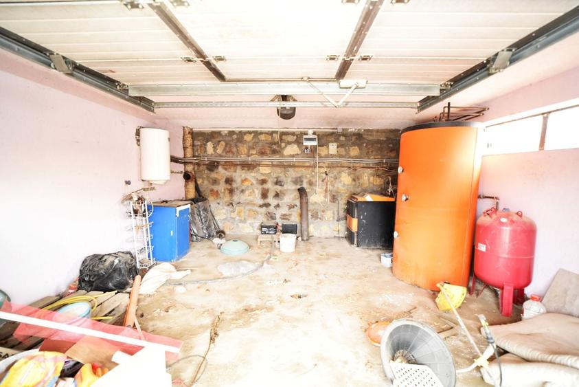 Casă individuală cu 4 camere cu Canalizare în Moara de Vânt