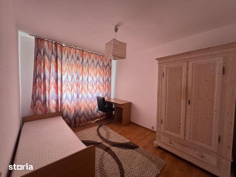 Apartament cu 3 camere decomandat în Mărăcineni