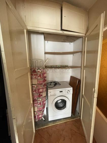 Apartament cu 2 camere, Oradea, Strada Lacul Rosu nr. 4.