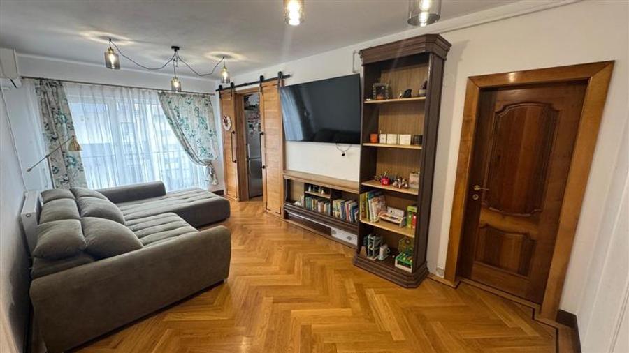 Apartament cu 3 camere decomandat, mobilat în Arhitecților - Calea Cisnădiei