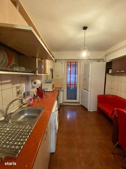 Apartament cu 4 camere în Micro 18