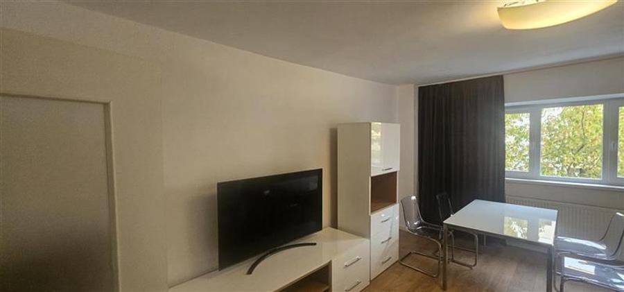 Apartament cu 3 camere decomandat, mobilat în Unirii