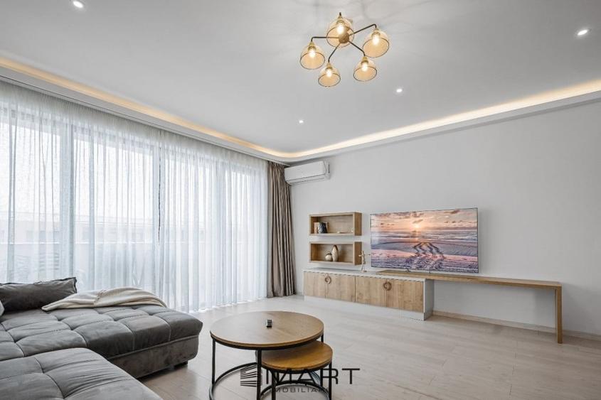 Apartament cu 4 camere decomandat în Tractorul