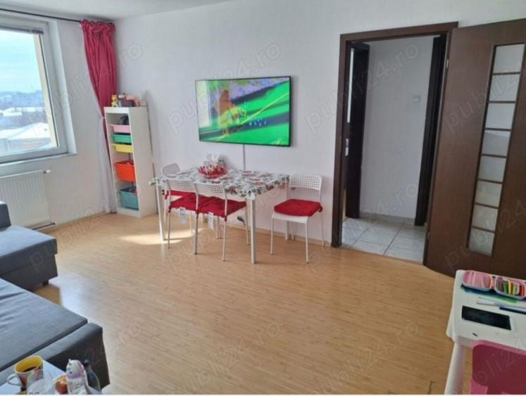 Apartament cu 2 camere semidecomandat în Gara de Nord