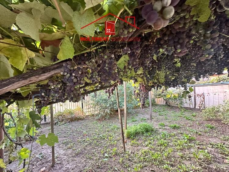 Casă individuală cu 3 camere cu Canalizare în Exterior Est
