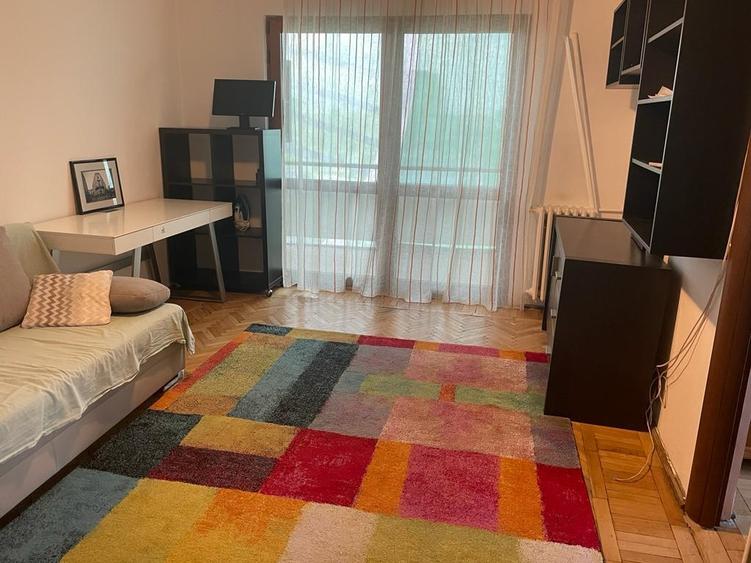 Apartament cu 2 camere semidecomandat în P-ța Unirii