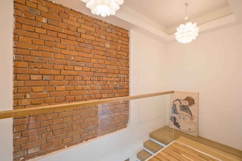 Apartament cu 3 camere semidecomandat, mobilat în Eminescu
