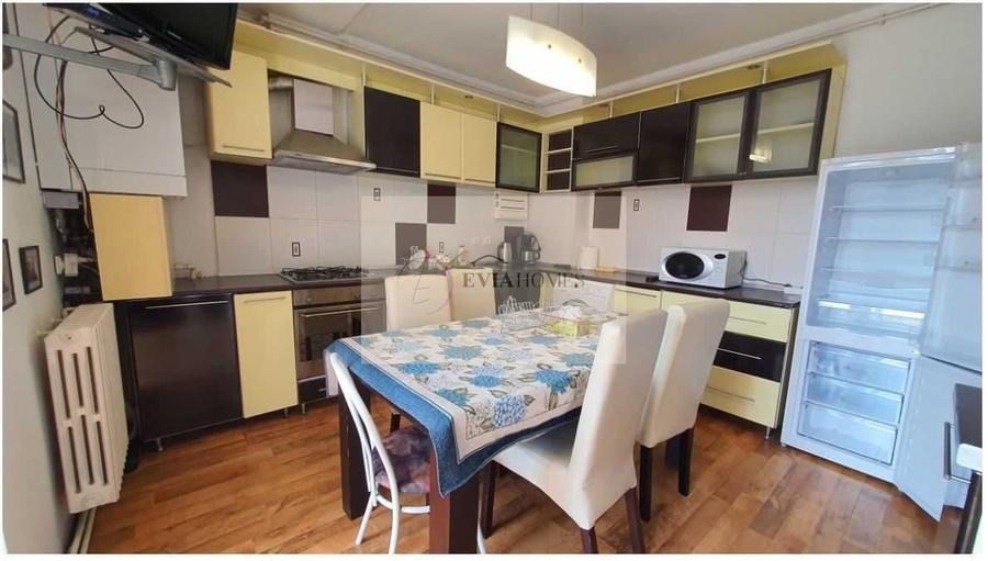 Apartament cu 4 camere decomandat, mobilat în Zorilor
