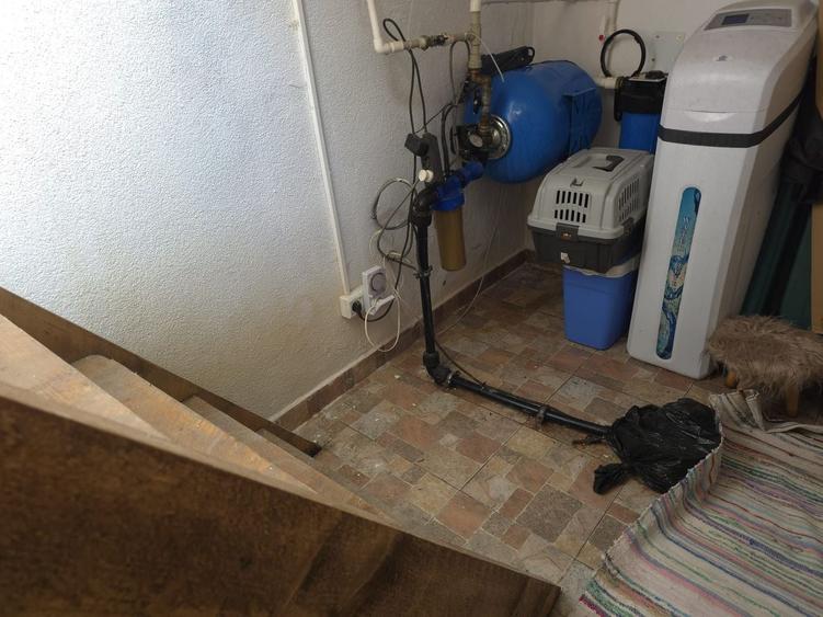 Casă individuală cu 3 camere cu Canalizare în Tunari
