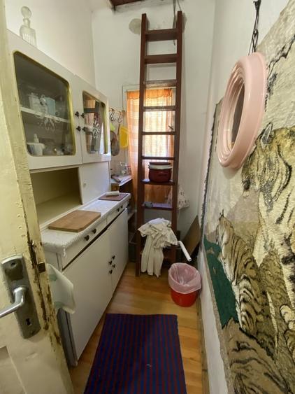 Casă cu 2 camere cu Teren 1742 Mp în Central