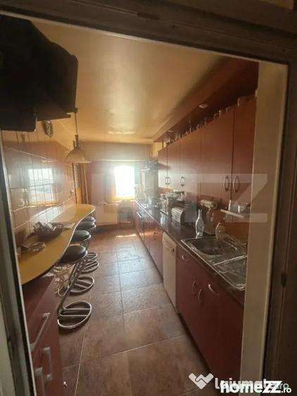 Apartament cu 4 camere decomandat în Central