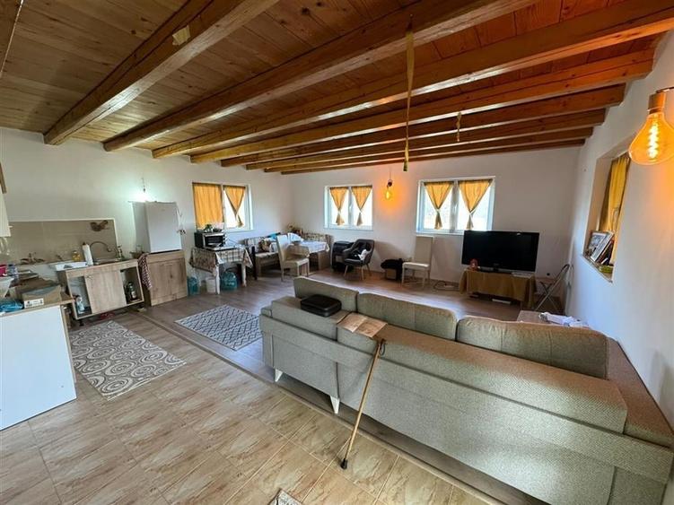 Casă individuală cu 3 camere cu Teren 1020 Mp în Vadu Roșca