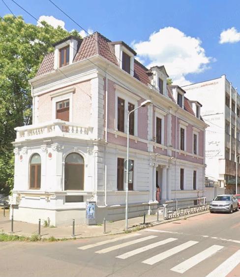 Casă cu Teren 490 Mp în Central