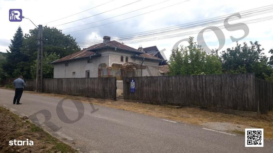 Casă cu 4 camere în Crintești
