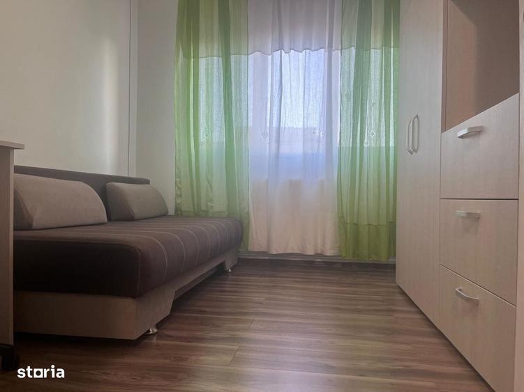 Apartament cu 3 camere decomandat în Micro 4