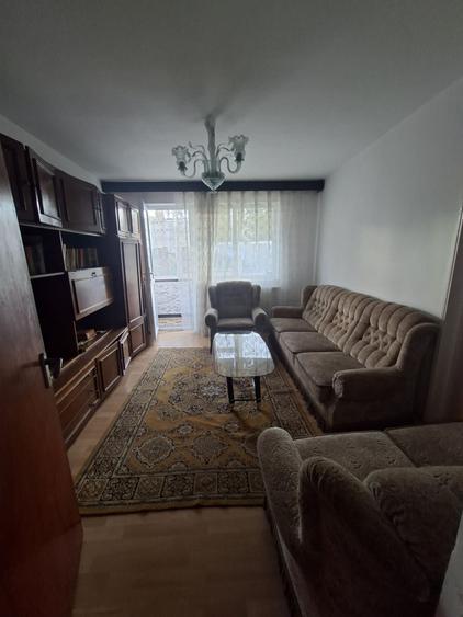 Inchiriez apartament 2 camere - 5