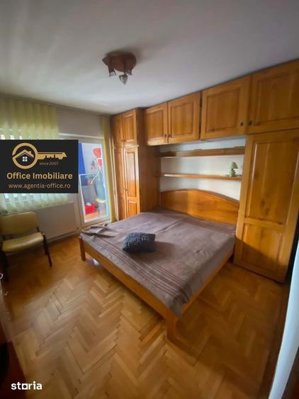 Apartament cu 3 camere semidecomandat în Central
