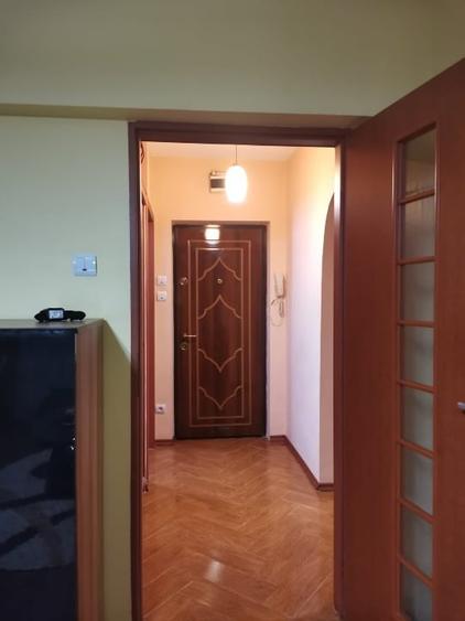 Apartament cu 2 camere decomandat, mobilat în Berceni