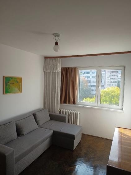 Apartament cu 2 camere semidecomandat, mobilat în Gorjului
