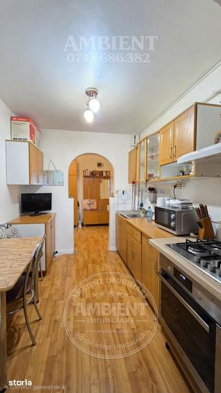 Apartament cu 3 camere decomandat în Est