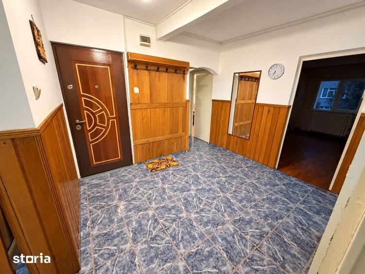 Apartament cu 4 camere decomandat în Ciurea
