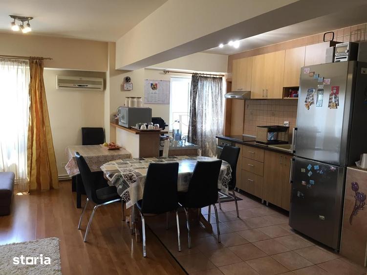 Apartament cu 4 camere decomandat în Simion Bărnuțiu