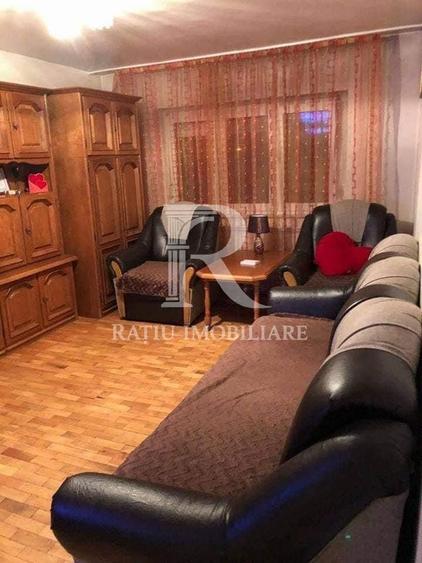 Apartament cu 3 camere decomandat, mobilat în Rogerius