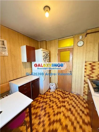 Apartament cu 3 camere decomandat, mobilat în Berceni