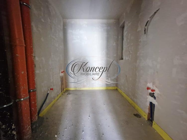 Apartament cu 3 camere semidecomandat în Semicentral