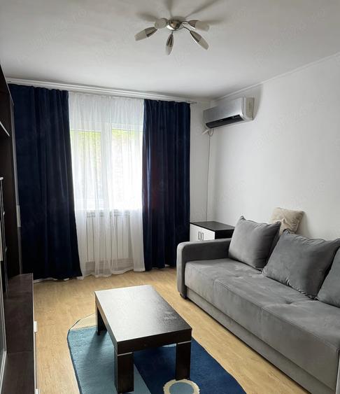 Garsonieră decomandată în Gorjului