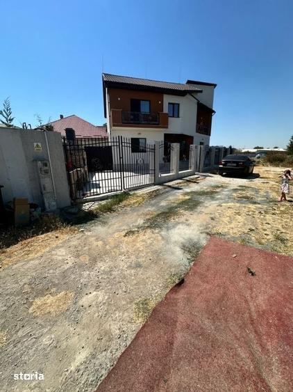 Casă cu 5 camere cu Teren 251 Mp în Central