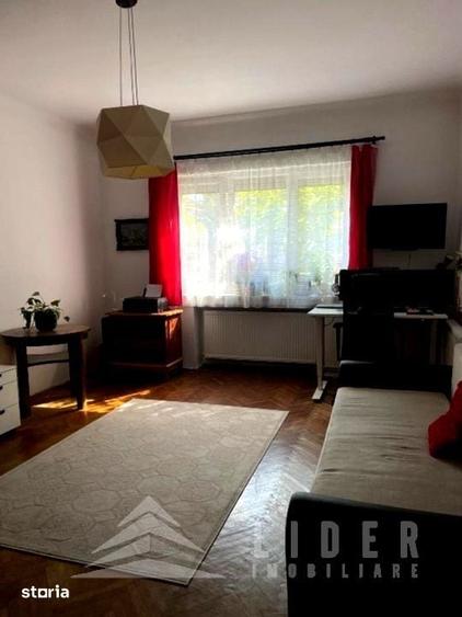 Apartament cu 3 camere semidecomandat în Andrei Mureșanu