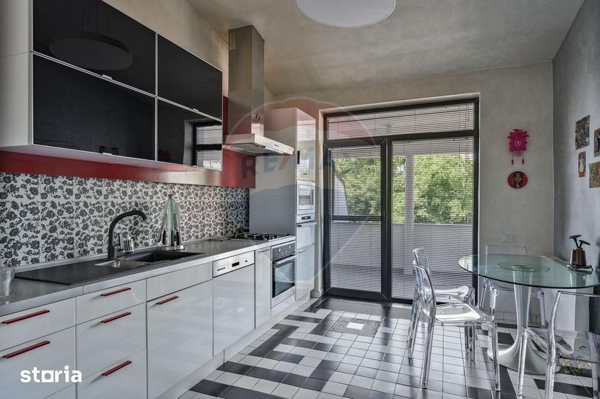 Vila de arhitectura cu piscina, garaje ?i teren de 800 mp - 11