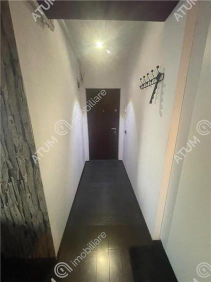 Apartament cu 3 camere decomandat, mobilat în Turnișor