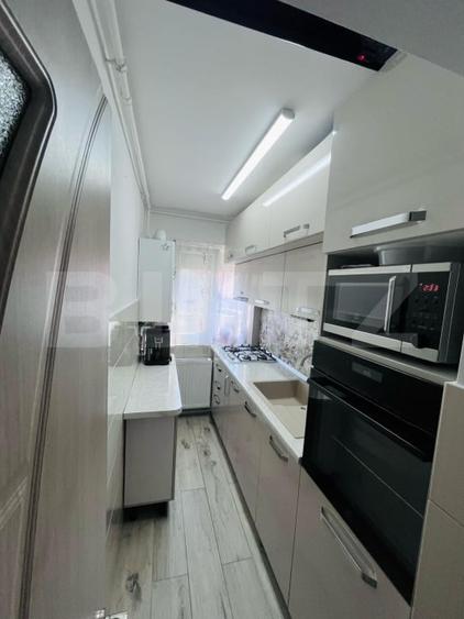 Apartament de vanzare, cu 2 camere, 42 mp, zona 14 Mai - 7