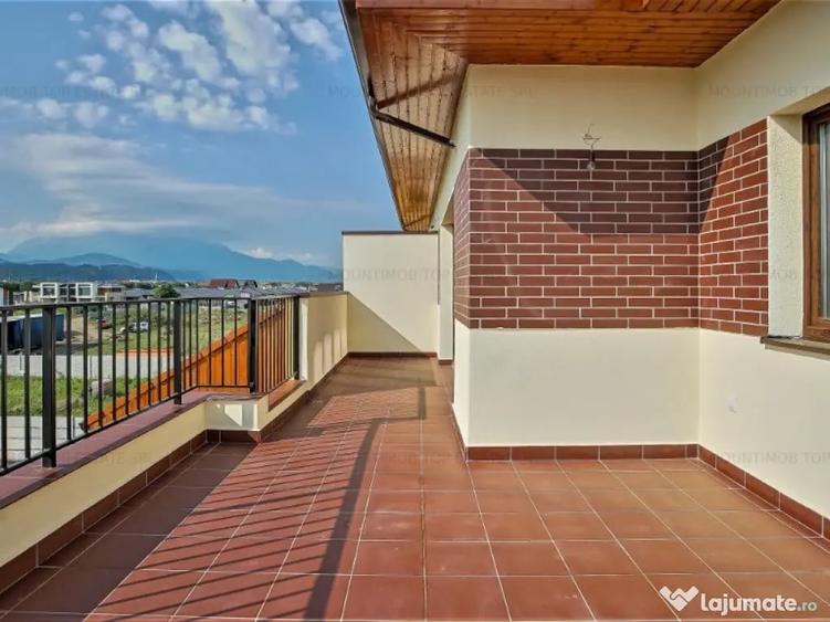 Apartament cu 3 camere decomandat în Cristian