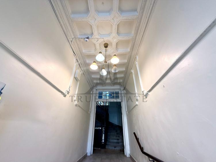 Apartament cu 2 camere semidecomandat în Universitate