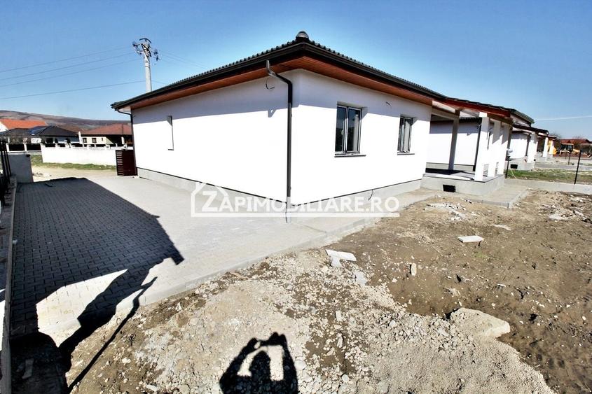 Casă individuală cu 4 camere cu Canalizare în Central