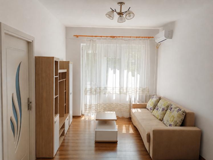 Apartament cu 2 camere semidecomandat, mobilat în Ultracentral