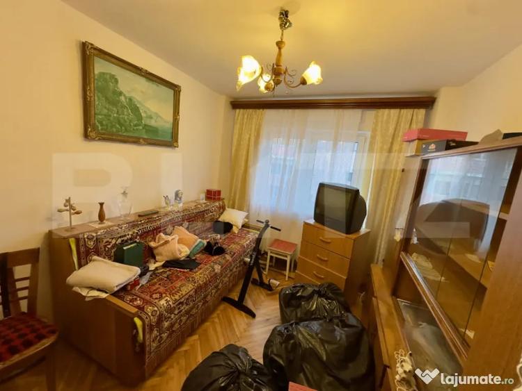 Apartament cu 3 camere decomandat în Central