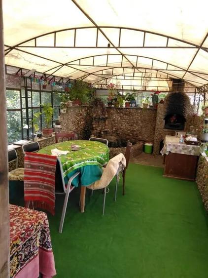 Casă în Ghindeni