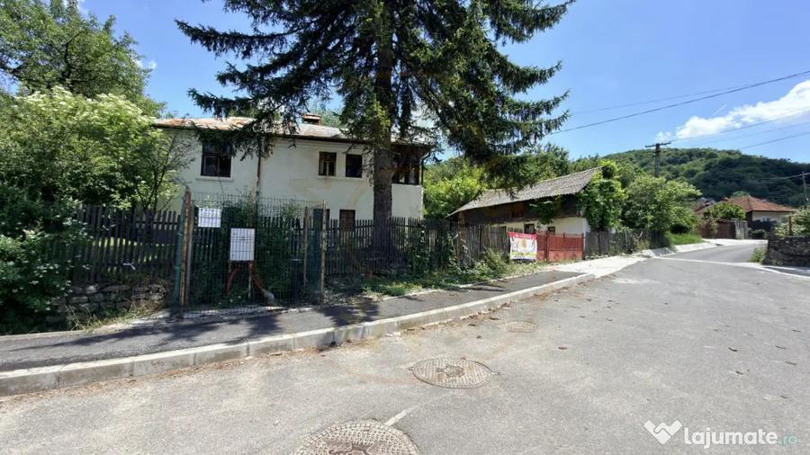 Teren de 6661 mp, în Central