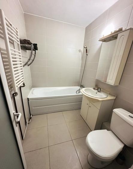 Apartament cu 4 camere decomandat în Militari