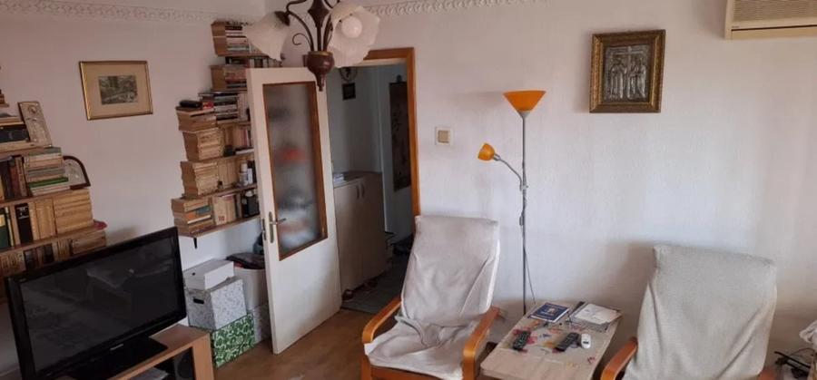 Apartament semidecomandat în Vest
